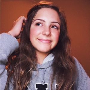 Meet your Posher, Abigail